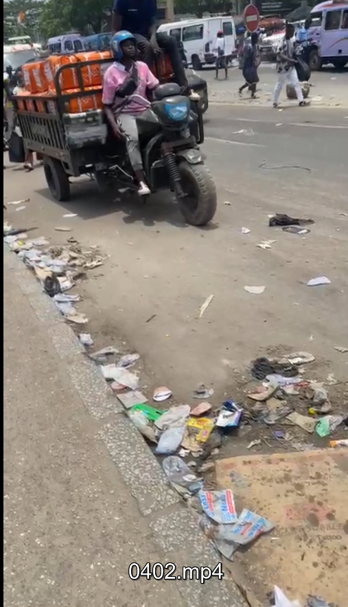 Ni vu ni connu, à Adjamé Mirador, ce 2 avril 2026 à 12h05.